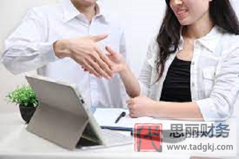 營業(yè)執(zhí)照需要本人去辦理嗎？（不用的，代辦很多）